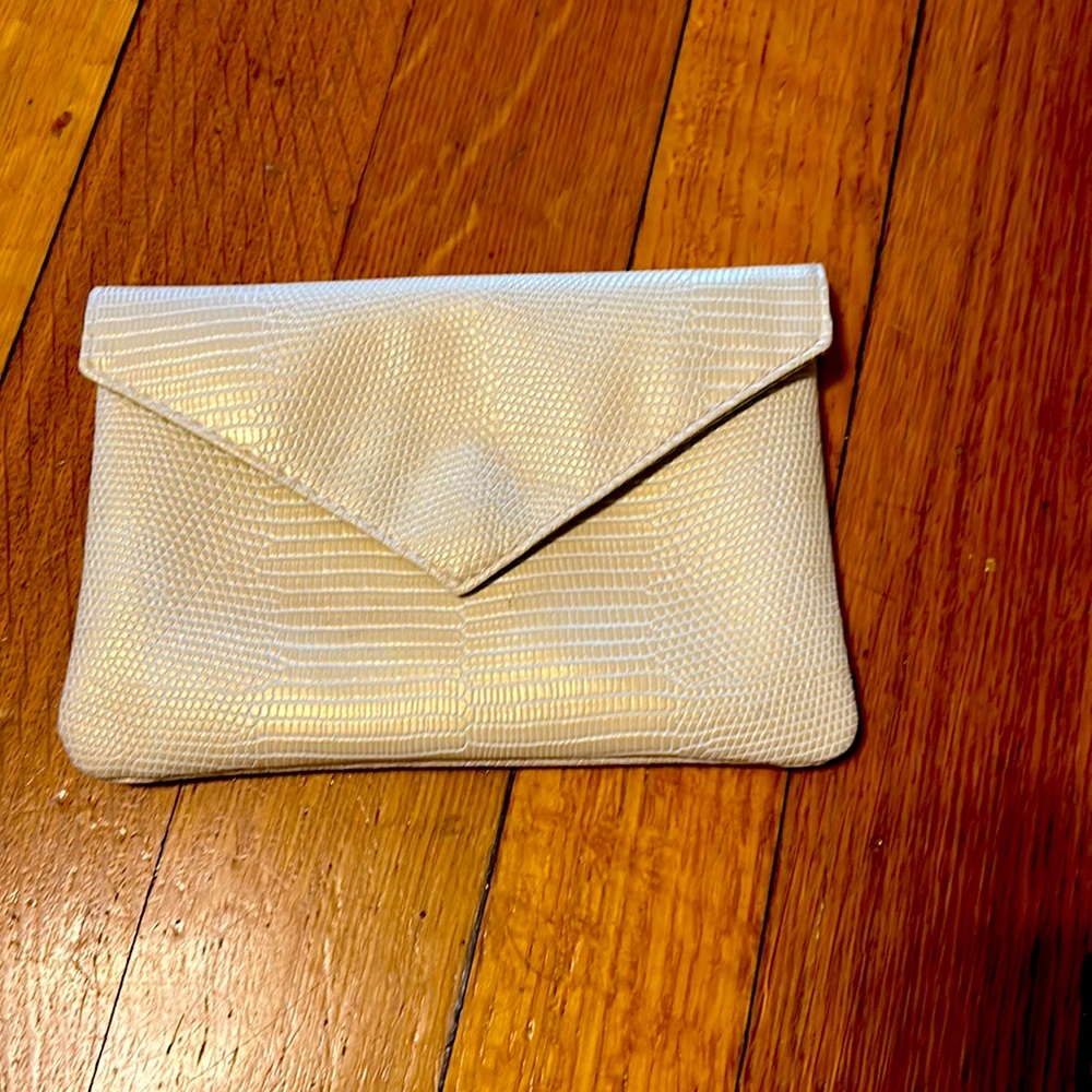 Beige Ipsy wallet